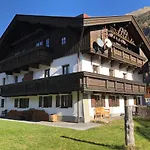 Apartment Aparts33