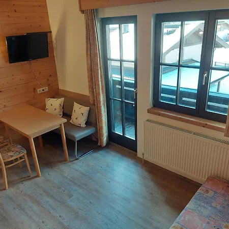 Apartment Aparts33 *